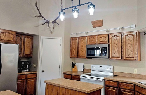Gardiner House | Buffalo Trace Retreat - Outstanding Mountain Views, Close to Park