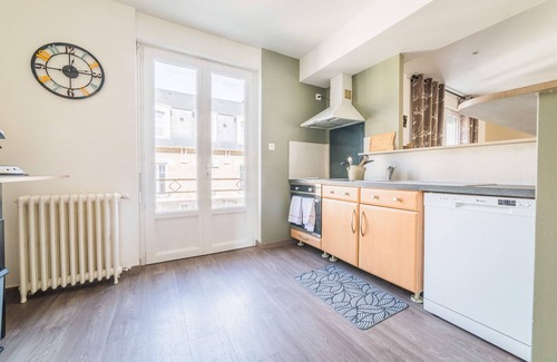 Brive-la-Gaillarde Apartment | BUGEAUD #3 - Appart. Terrasse Parking - 2 chamb