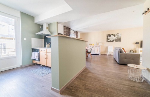 Brive-la-Gaillarde Apartment | BUGEAUD #3 - Appart. Terrasse Parking - 2 chamb
