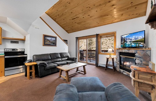 Fall River Estates Condo | Bugle Pointe A03 (Private Hot tub) River Views!