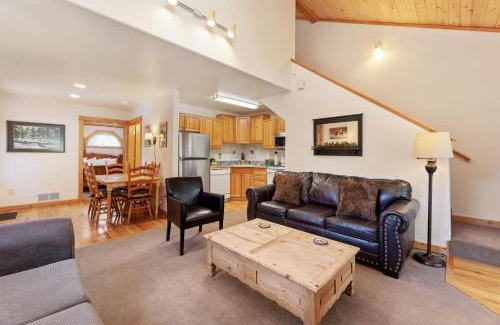 Fall River Estates Apartment | Bugle Pointe A08 by Estes Park Condos