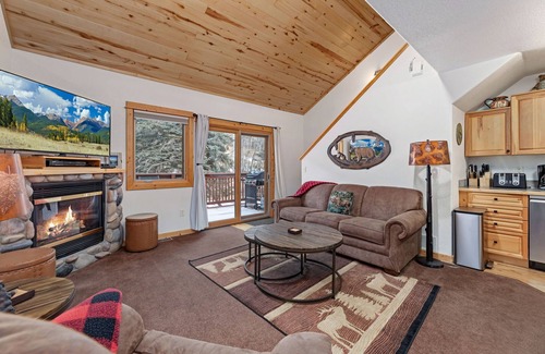 Fall River Estates Condo | Bugle Pointe A10 River View!