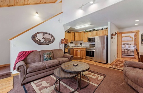 Fall River Estates Condo | Bugle Pointe A10 River View!
