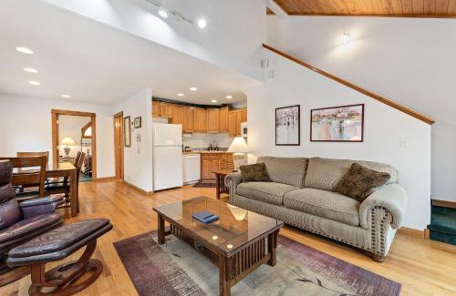 Fall River Estates Apartment | Bugle Pointe A11 by Estes Park Condos