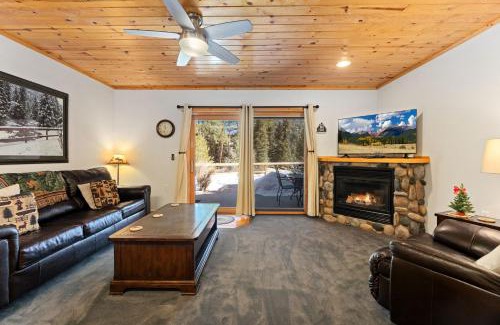 Fall River Estates Apartment | Bugle Pointe B04 by Estes Park Condos