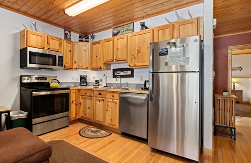Fall River Estates Condo | Bugle Pointe B16 (Private Hot tub) River Views!