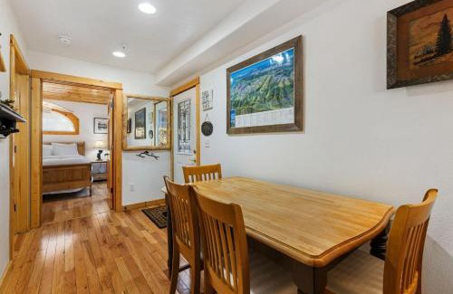 Fall River Estates Apartment | Bugle Pointe B21 by Estes Park Condos