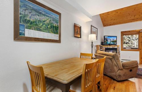 Fall River Estates Apartment | Bugle Pointe B21 by Estes Park Condos