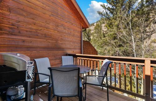 Fall River Estates Apartment | Bugle Pointe B21 by Estes Park Condos