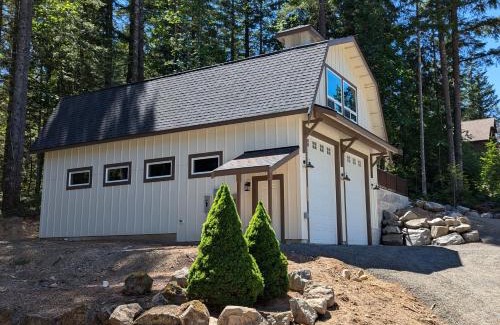 Packwood Apartment | Bugling Elk Bungalow