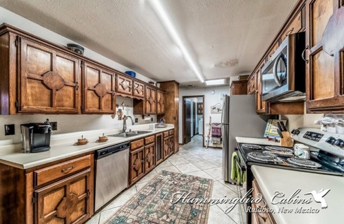 Ruidoso House | 'Built for your enjoyment' Timbers with hot tub!