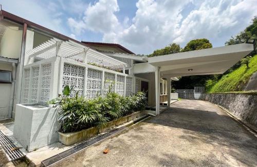 Kuala Lumpur Villa | Bukit Tunku Grande Villa by uBook