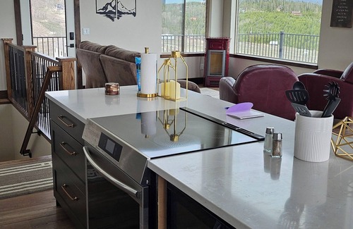 Grand Lake House | Bull Mountain Lodge ~ Stunning views of valley, lakes and meadow, brand new home