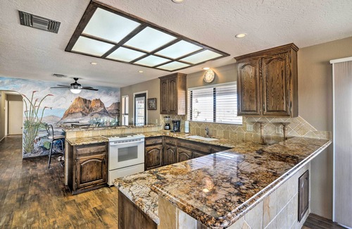 Sunridge Estates House | Bullhead City Home w/Private Pool, Hot Tub & View