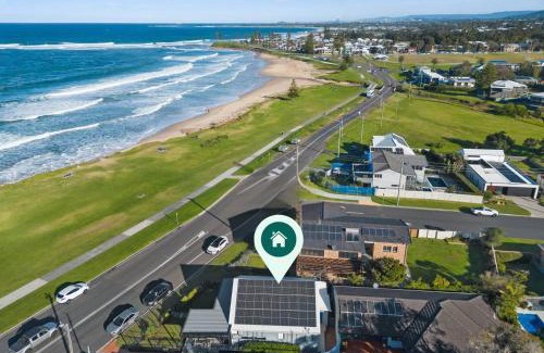 Bulli House | 'Bulli Escape' Bright Beachfront Stay & Scenic Views