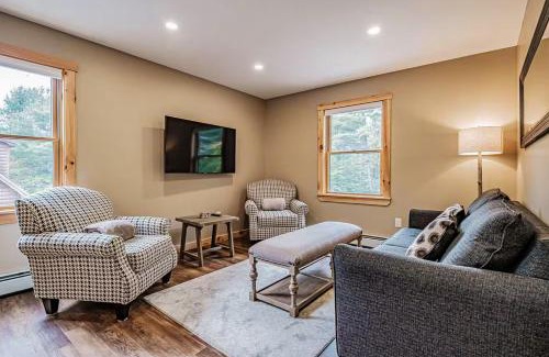 Greenwood Apartment | Bullwinkle’s Roost