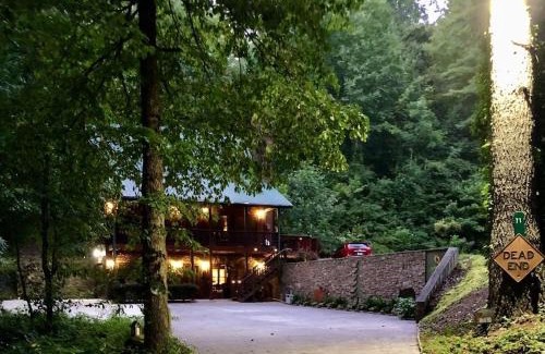 Sky Valley House | Bumble Bee Cabin