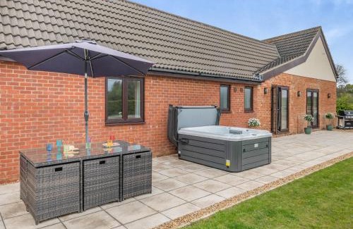 East Dereham House | Bumble Bee Farm