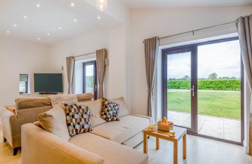 East Dereham House | Bumble Bee Farm