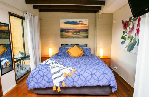 Candelo House | Bumblebrook Farm Motel