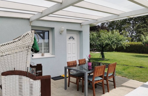 Elmenhorst/Lichtenhagen Apartment | Bungalow mit Terasse 4 Pers