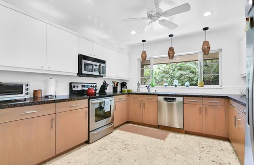 Coral Ridge House | Bungalow 31 – Coral Ridge private oasis with Heated Pool– 6 mins to Beach