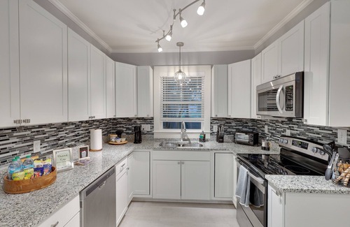 Columbia House | Bungalow - 3Bed 2Bath - W Cola