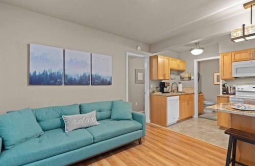 West Hills House | Bungalow By the Bay Saltwater Retreat For 2 guests