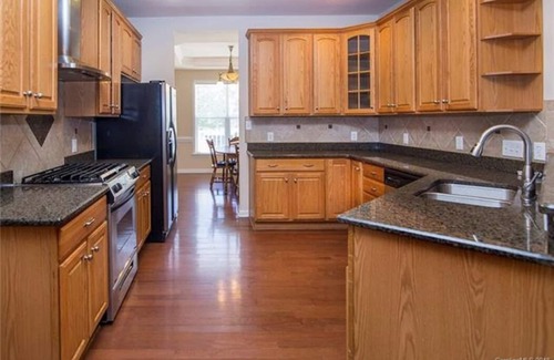 Paw Creek House | Bungalow by White water Center & CLT airport
