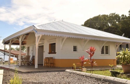Riviere-Salee House | Bungalow Candy with Pool