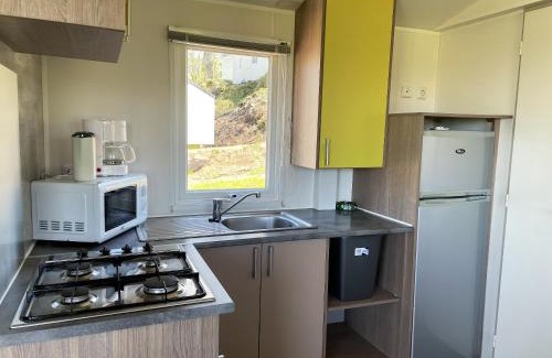 Banes House | Bungalow confortable à Argences-en-Aubrac avec piscine