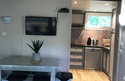 Leon House | Bungalow Dans un Village Vacances a 5 min de la Plage