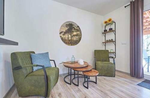 Mauroux House | Bungalow in France with Private Garden