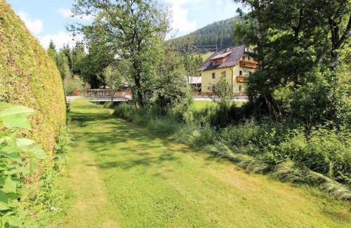 Gloednitz Apartment | Bungalow in Glödnitz near Ski Slopes