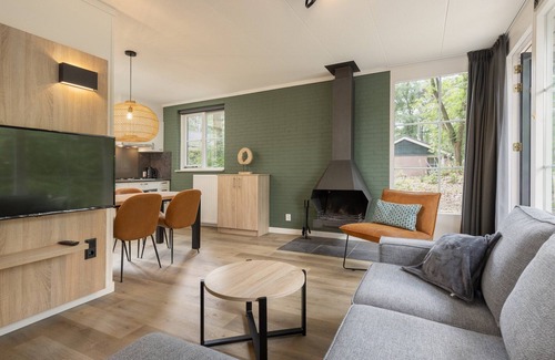 Vlierden House | Bungalow in Park De Peel - Car-Free Retreat