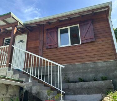 Les Abymes House | Bungalow Ixora