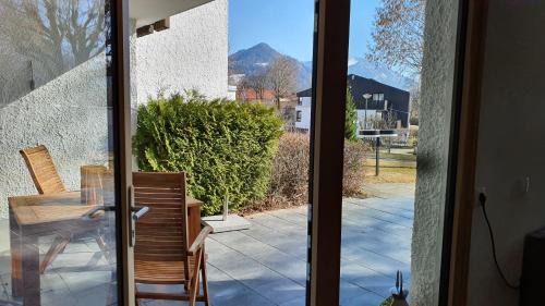 Schliersee Apartment | Bungalow mit Terrasse im alpinen Stil