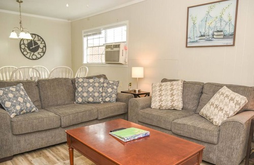 Grand Bay House | Bungalow near Main Street - #2