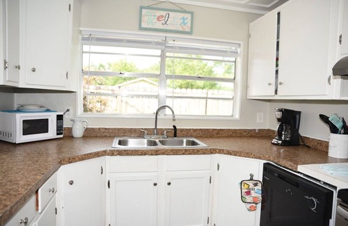 Grand Bay House | Bungalow near Main Street - #1