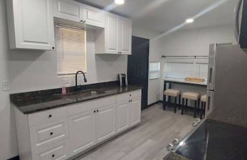 Tavares House | Bungalow overlooking Lake Dora!