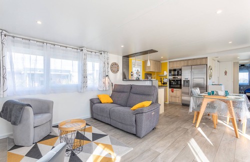 Sainte-Foy House | Bungalow 'Trois Chambres En Campagne' with Shared Pool, Wi-Fi and Air Conditioning