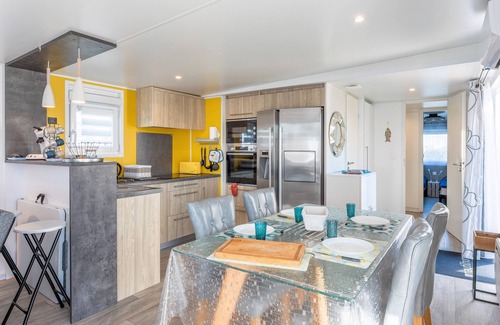 Sainte-Foy House | Bungalow 'Trois Chambres En Campagne' with Shared Pool, Wi-Fi and Air Conditioning