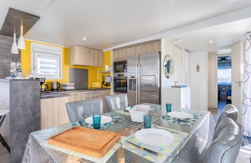 Sainte-Foy House | Bungalow 'Trois Chambres En Campagne' with Shared Pool, Wi-Fi and Air Conditioning