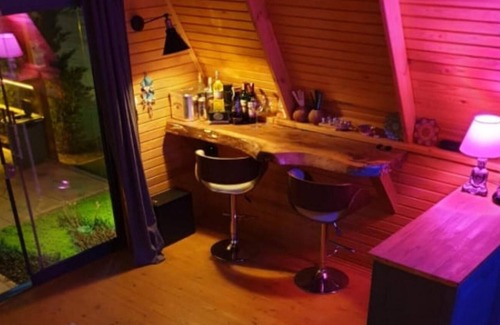 Cinarcik Apartment | Bungalow with Shared Garden near Beach in Cinarcik