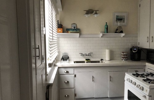 Bluff Heights Apartment | Bungulow on the beach