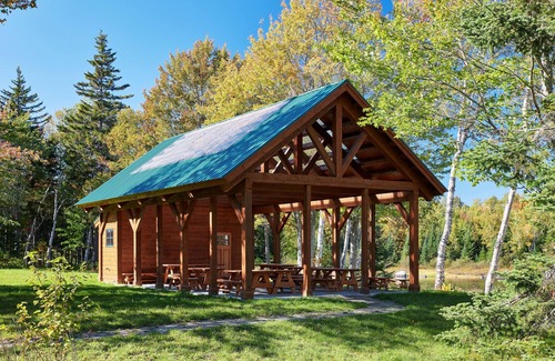 Greenville Ski Chalet | Bunk in shared room with shared bathroom