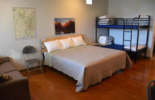 La Verkin House | Bunkhouse 8A In Tranquil Environment