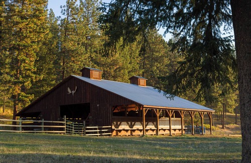 Superior House | Bunkhouse Cabin - Alpine Falls Ranch