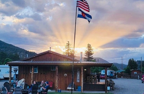 South Fork House | Bunkhouse Camper Fully Furnished