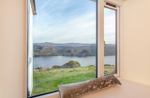 Bunloit Cottage | Bunloit Farmhouse - UK45397